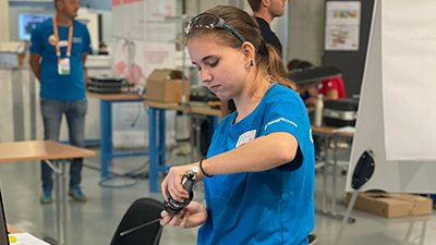 accelleronind's tweet photo. Sam Roth, one of our 3rd year polymechanic apprentices successfully took place in the this year's @SwissSkills event. Sam took part in the mill-cutting competition, after ranking 1st in the FRAISA ToolChampions competition. Congratulations Sam! #Lehre #Accellerator #SwissSkills https://t.co/xWekr1ANh4