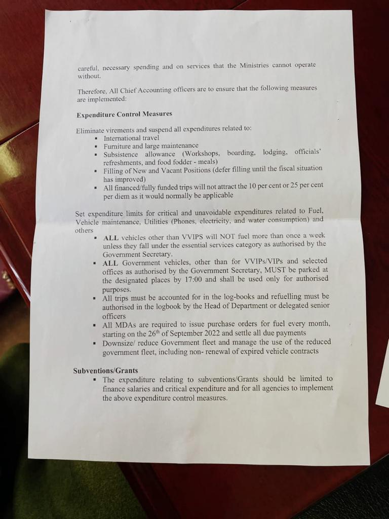 Kanono_Thabane's tweet photo. Our govt is officially broke. This situation has been brewing for the last 10 years and it has now reached its peak. Even the next govt, after elections, will have the same challenge. Party Manifestos need to humble themselves. We need a medium term fiscal consolidation plan. https://t.co/Qkrj4Kk0oE