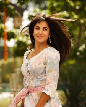 katrinarchives's tweet photo. Katrina Kaif, Mere Brother Ki Dulhan (2011). https://t.co/JRR9ZcIEn2