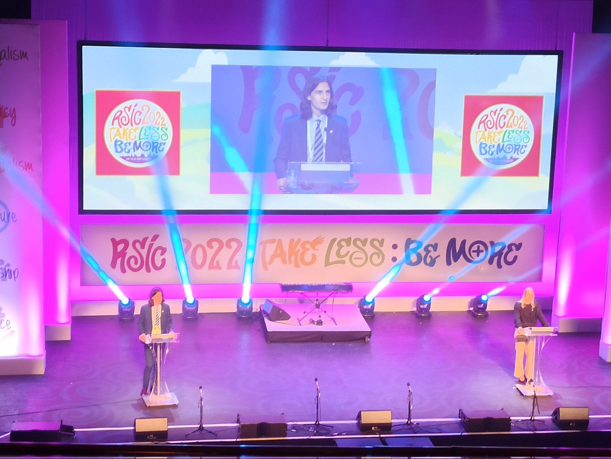 Excellent job from Shesh and Danielle today at the Opening Ceremony of the <a href="/r0undsquare/">Round Square</a> conference!!!  #felstedfun