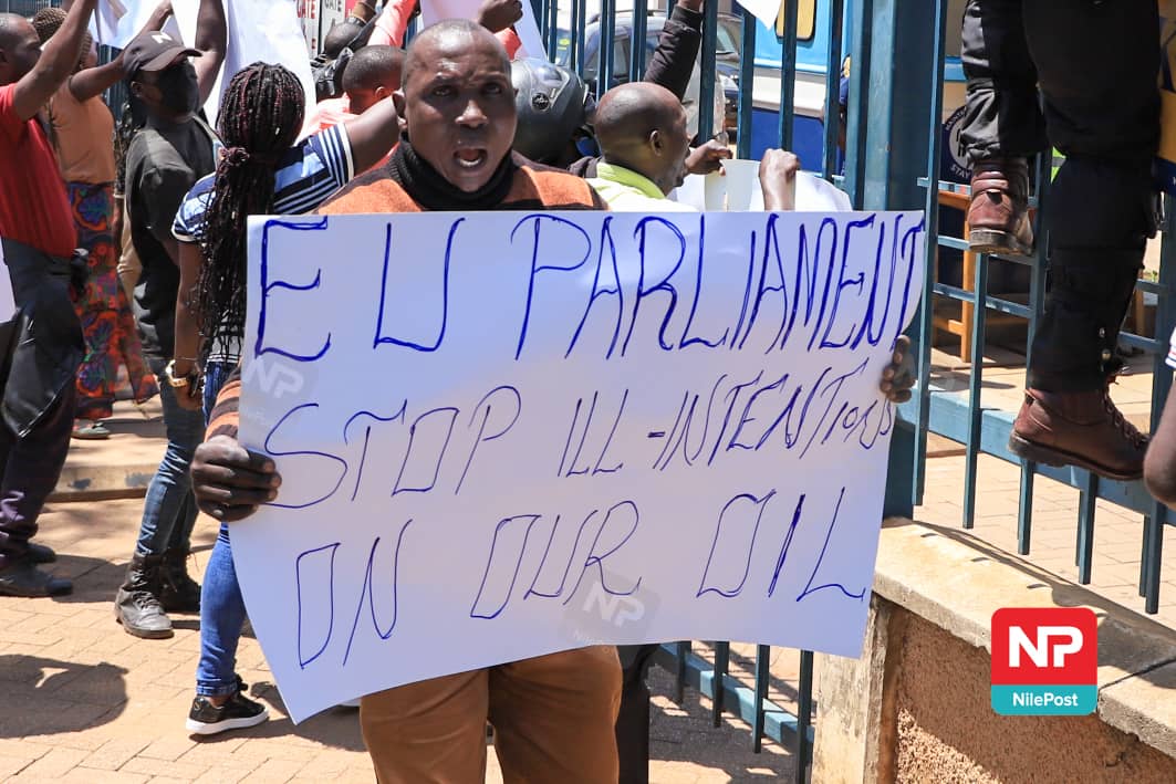 nbstv's tweet photo. JUST IN: A group of people are demonstrating outside the gates of the @EUinUG offices at Crested Towers, Kampala. 

These are demonstrating against @Europarl_EN Resolutions on the East African Crude Oil Pipeline project. 

📸: @francis_isano 

#NBSUpdates https://t.co/0DYP3r7Upf