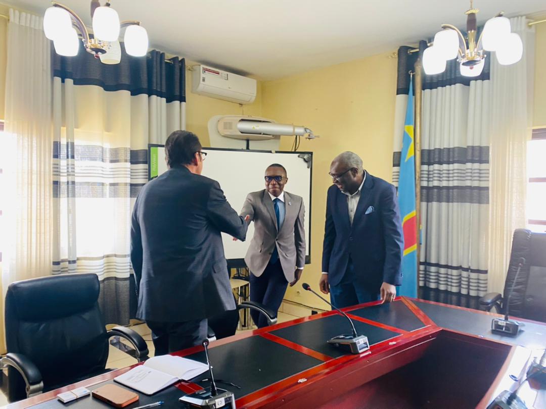 @UN_Lemarquis et @Diagne ont rencontré le Gouverneur intérimaire du Sud Kivu, Marc Malago, pour échanger sur la situation dans la province et sur les interventions et #partenariats en matière de stabilisation, développement, consolidation de la paix et assistance humanitaire.