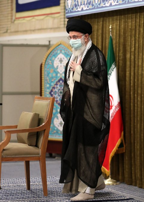 nakhodairani96's tweet photo. فالوور زیادی ندارم اما بی شرف نیستم
ای پرچمت مارا کفن
#ایران_من 
#لبیک_یا_خامنه‌ای 
#سردار_سلیمانی https://t.co/VWKtV8Xf9o