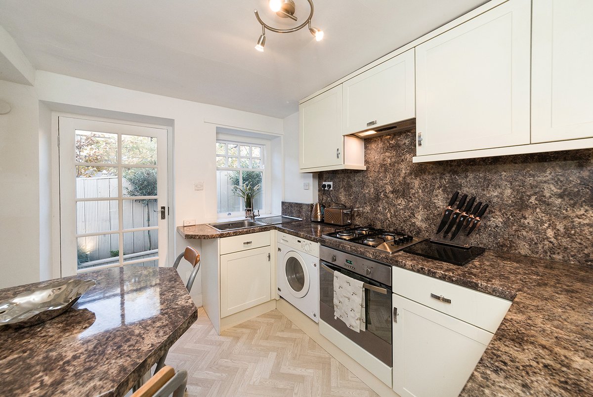FinestProps's tweet photo. This beautifully presented, fully furnished, two bedroom cottage close to Corbridge village centre is now availble to let / £1,100 per calendar month / Find out more >> https://t.co/JCX9Z3XZeB  #FinestProps #Corbridge #Northumberland #ToLet https://t.co/GSAi6thlYK