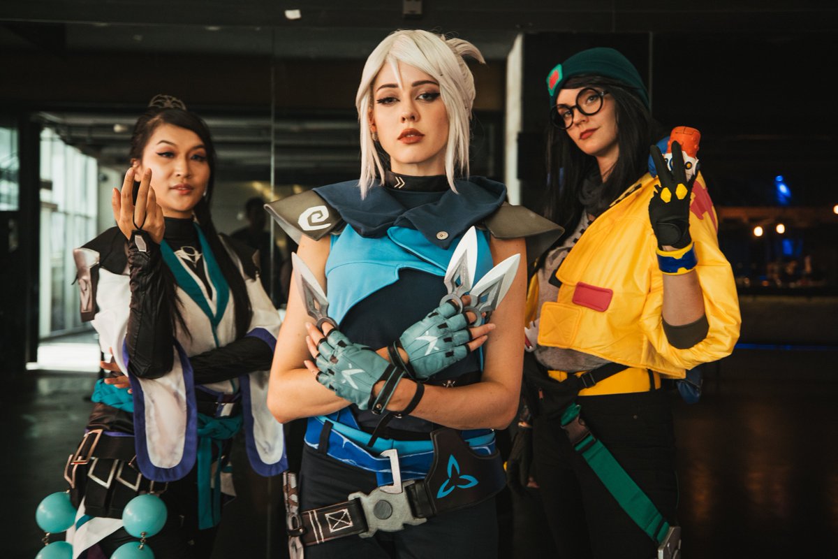 VALORANTde's tweet photo. BY FAR die besten Cosplays bei #VALORANTChampions! 🔥 https://t.co/MQVaOwzxEV
