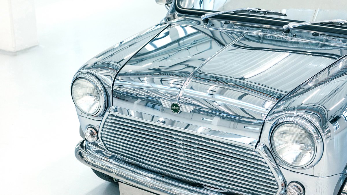 MINI's tweet image. Mirror mirror on the Mini…
Where would be the best place to drive the Designer Mini David Bowie? 🪞

Our 40th Birthday present, designed by David Bowie was wrapped in chrome to reflect its surroundings.

Discover more: bit.ly/3PIy3JY 

#ClassicMini #MINI #MINIIcons