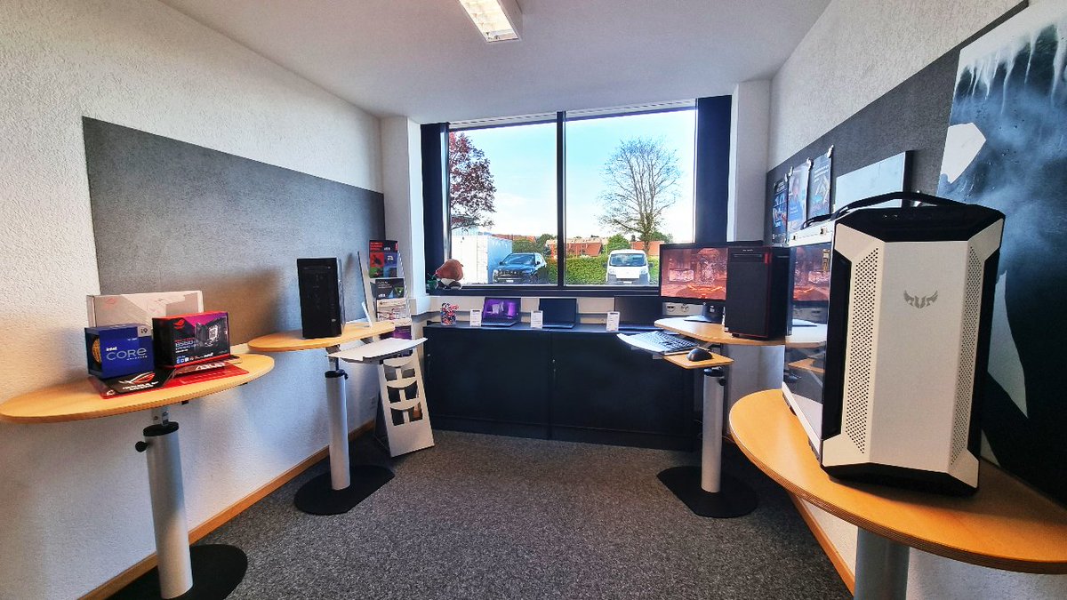 ideasystemsarl's tweet photo. Notre boutique à Gland a bien évolué depuis nos débuts... 🥰
Le saviez-vous ? IDEA System souffle ses 30ièmes bougies cette année. 🎂
Et vous, quand nous avez-vous découvert et comment ? 🤔

#ideasystemsarl #magasin #anniversaire #30ans #informatique https://t.co/CqQ66xM1cr