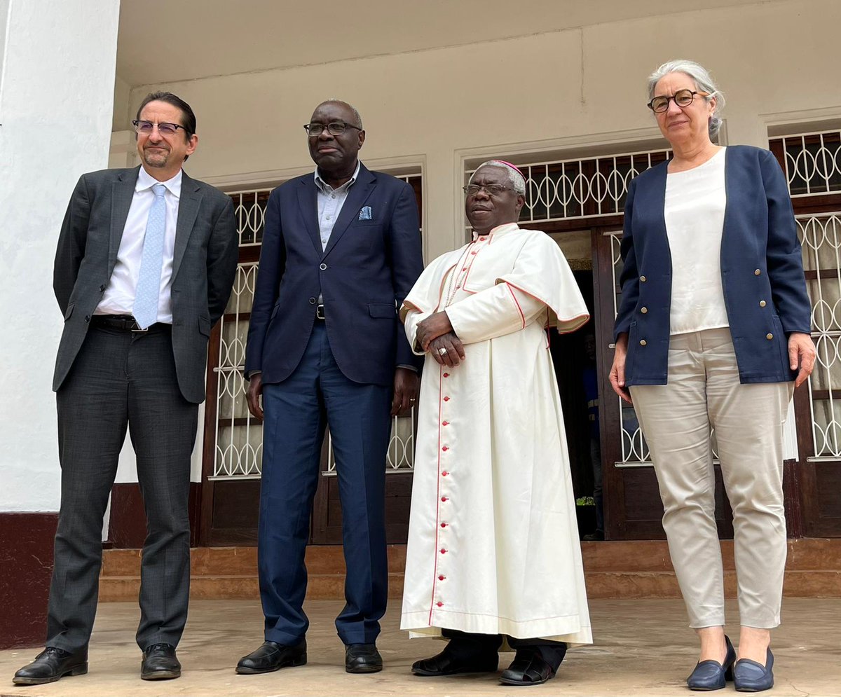 Un des symboles de la #resilience dans le Kivu, l’Archevêque de Bukavu Mgr Maroy a reçu @UN_Lemarquis et @Diagne pour échanger sur la vision et l’appréciation du représentant de l’Eglise catholique sur la situation socio-économique et sécuritaire à l’Est de la RDC.