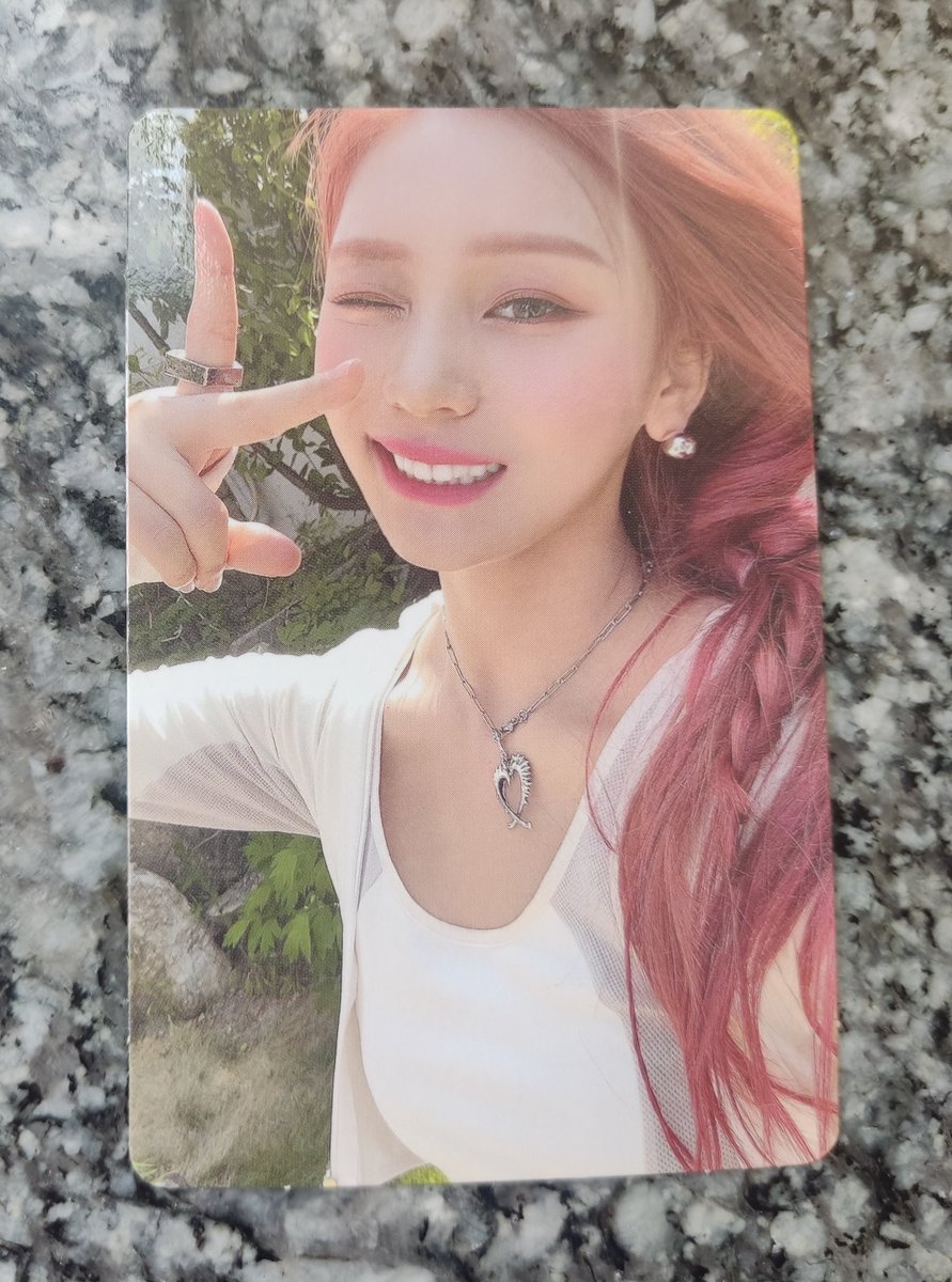 vivizthdonation's tweet photo. เปิดประมูลการ์ด Jewel case ออมจี

เงินทั้งหมดนำไปซัพพอร์ต​อัลบั้มต่อไปของ VIVIZ ค่ะ

เริ่มต้น​ 180 บาท

ปิดประมูลเมื่อไม่มีคนมาประมูลต่อคนล่าสุดภายใน30นาที

#ตลาดนัดบีบีจี #ตลาดนัดviviz https://t.co/eSIGJnHFHu