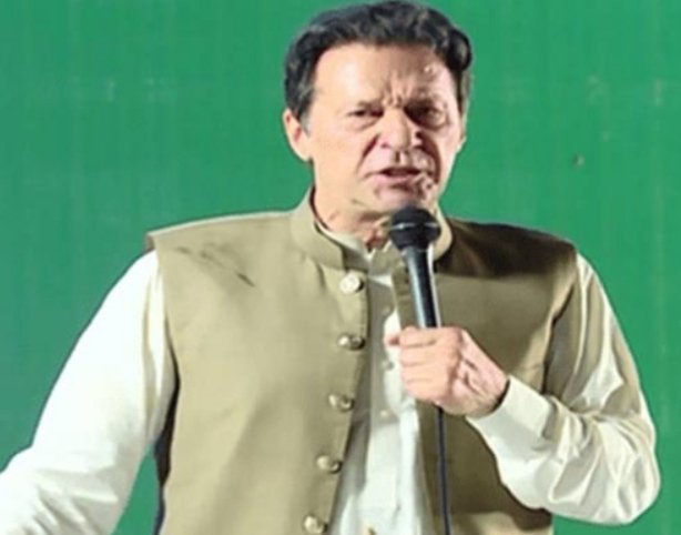 سابق وزیر اعظم عمران خان نے کہا ہے کہ میں ڈی جی آئی ایس پی آر سے سوال پوچھتا ہوں کہ آپ نے میری بات سمجھی نہیں اور رد عمل دے دیا۔ اب پوری قوم میرے ساتھ ہے کہ اس حکومت کو نیا آرمی چیف نہیں تعینات کرنا چاہیے۔
#MuhammadQasimDreams
@almubasyiroh
<a href="/almahdi/">Mark</a>
۔