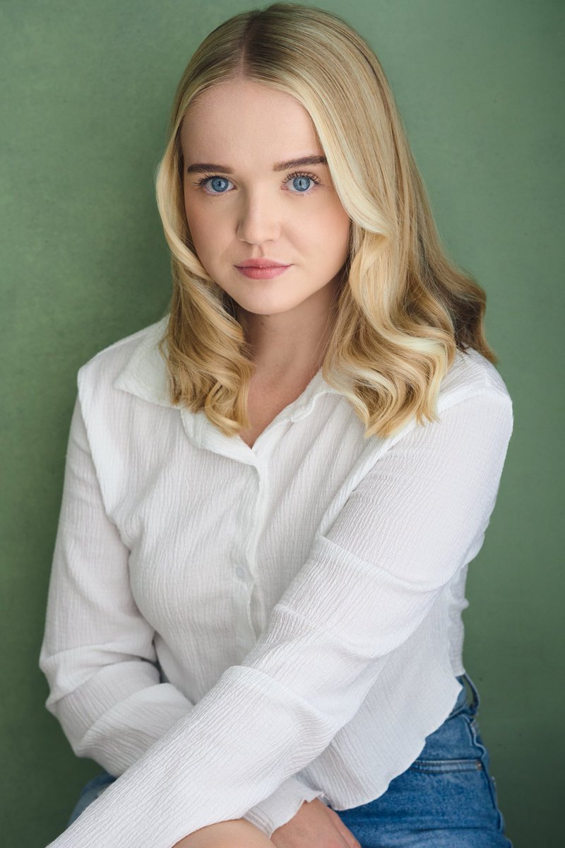 GraceHolroyd's tweet photo. New Headshots 📸 https://t.co/iJs5oFX2z5
