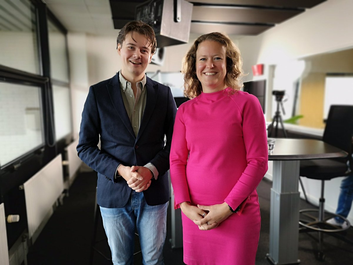 Luister nu naar @De_Ondernemer Prinsjesdag special op bit.ly/1VmaOXR. @RLGieling en @RolandTameling hebben als co-host @geertjezeegers van @TooGoodToGo_NL. Samen gaan ze in gesprek met Jesse 't Lam van @BraveFood, @Lionizer van OneFit en @paarl van @MKBBrandstof.