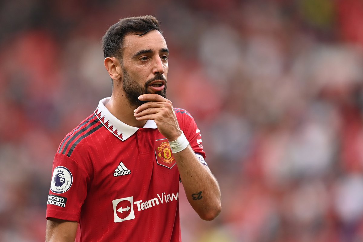 FabrizioRomano's tweet photo. Bruno Fernandes to @TheAthleticUK: "Ten Hag has an idea. He has a style. You have to follow his rules. He is strict on that. And I like that”. 🔴 #MUFC

“He has brought discipline, which is something we missed in the past. Everyone must be on the same page”, tells @AdamCrafton_. https://t.co/8AydGb1Gcw