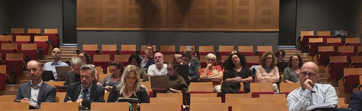 LeNormandCyril1's tweet photo. Le DASEN auprès des pilotes de l'éducation prioritaire avec @VrinatAgnes 
🔴Egalité des chances
🔵Donner de la liberté aux équipes
🟣Utiliser tous les leviers pour faire progresser les élèves
🟠Être aux côtés de toutes les équipes mobilisées
@Dsden30 @acmontpellier @MEduprio https://t.co/taPoMwKWXC