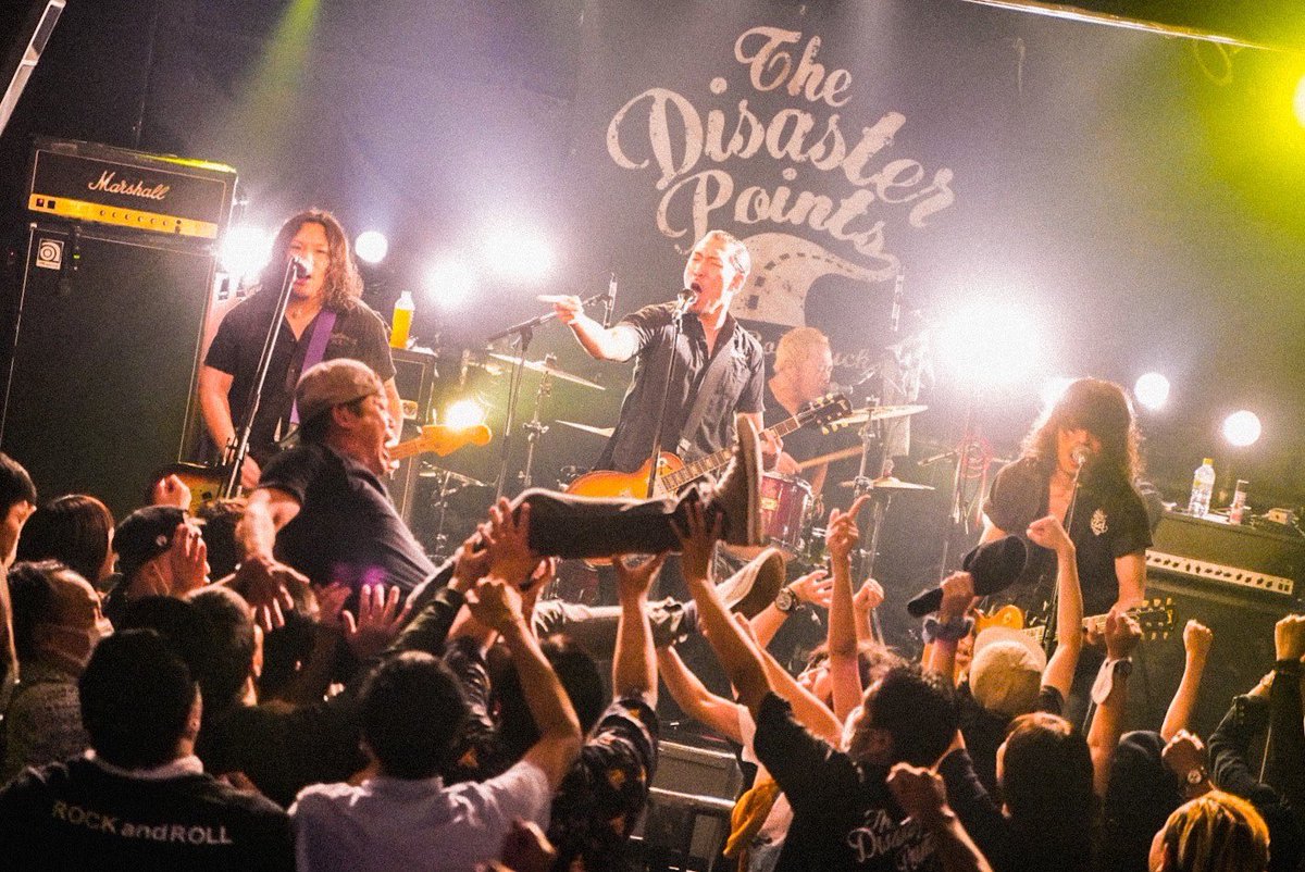 DISASTER_POINTS's tweet photo. 2022.09.17 OSAKA BRONZE
THE DISASTER POINTS
photo by @Shota_000
This is live. Punk. Rock’n’roll. Understand?🧐
#thedisasterpoints
#goingouttonight https://t.co/nsUxxdUfsW