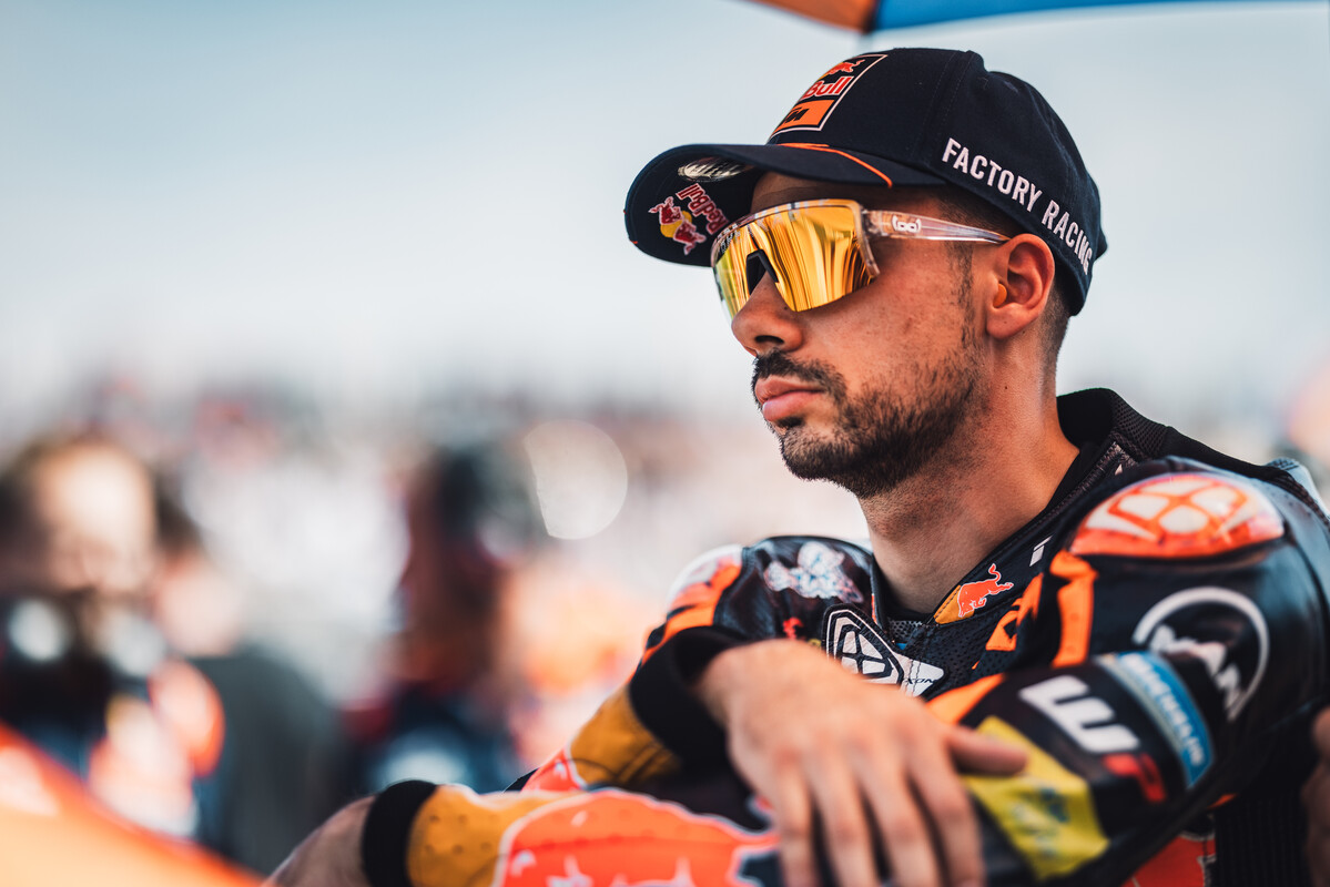 KTM_Racing's tweet photo. Eyes on the prize. It's time to head to Motegi for the #JapaneseGP. ✈️🇯🇵 https://t.co/fnMYVnDLrN