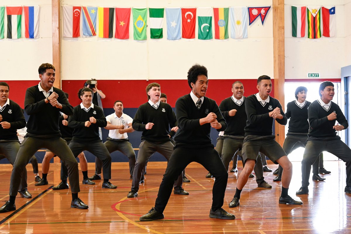 BLACKCAPS's tweet photo. A special day at Avondale College. @T20WorldCup Squad Details | https://t.co/tYz2lodYAV #T20WorldCup https://t.co/Wm6zjnGahh