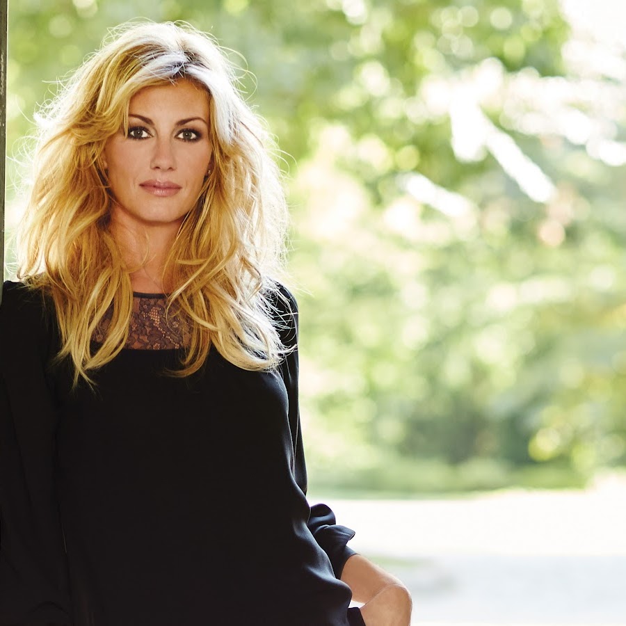 Happy Birthday to Faith Hill - 