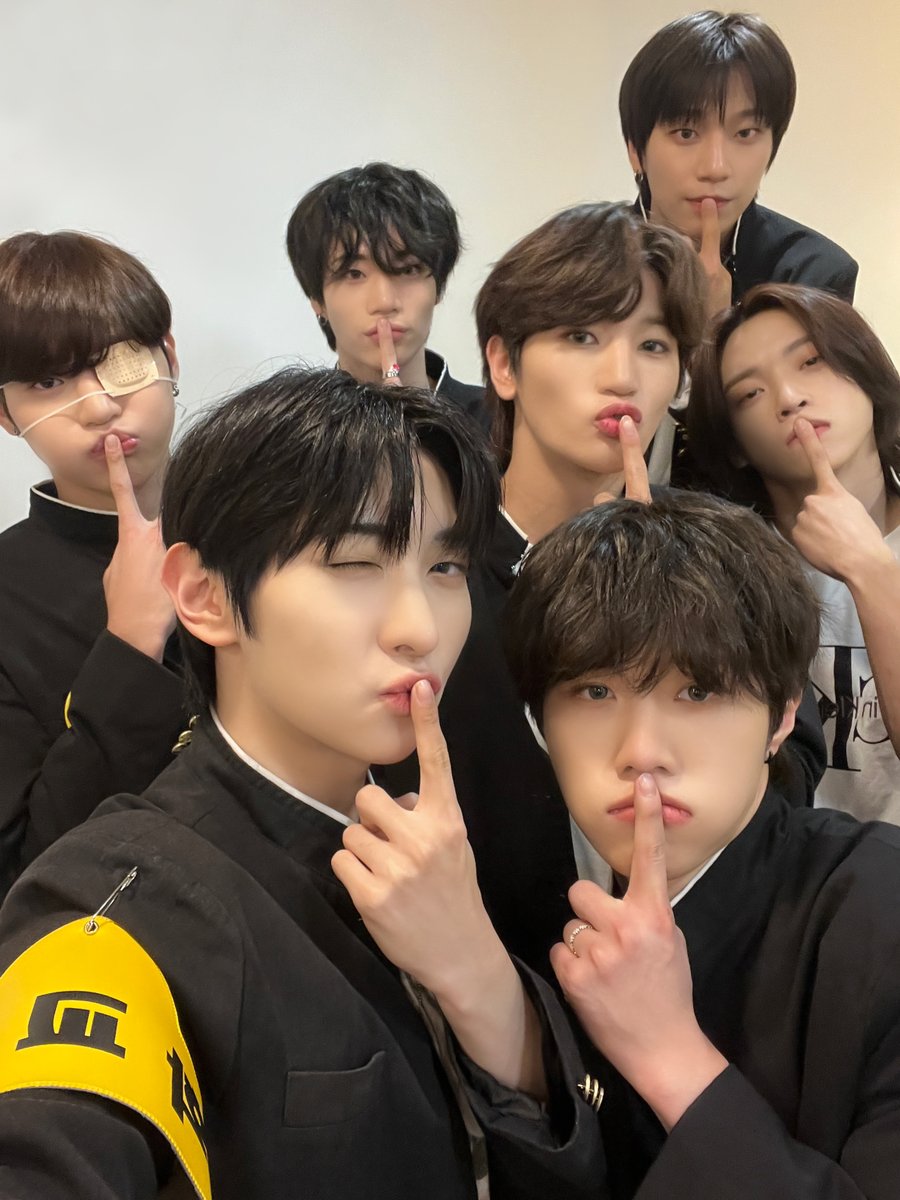WUZO_BLITZERS's tweet photo. [📷][#BLISPOT]
#BLITZERS 팬사인회 비하인드 16
더 많은 사진은 링크를 통해 확인해 보세요!
BLITZERS fan signing event behind 16
Check out the link for more photos!
 
🔗 https://t.co/0eMTCJta94
 
#블리처스 #Hit_The_Bass #Gradation #WIN_DOW https://t.co/fIj6YNT8jQ