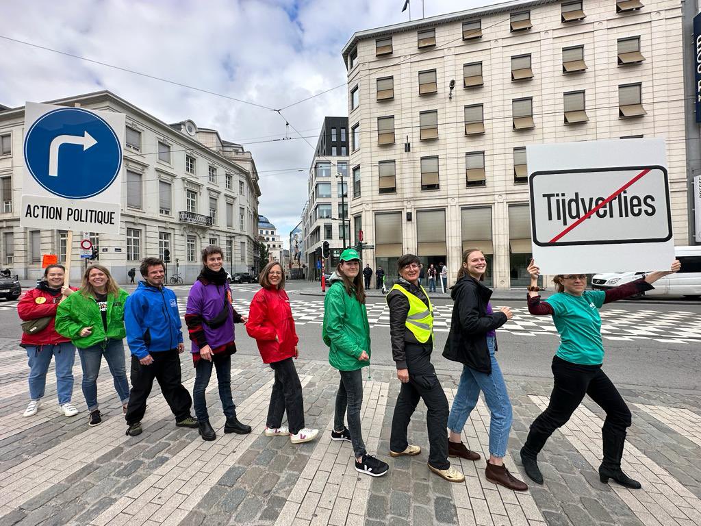 cncd111111's tweet image. 📢 Importante action devant le Parlement fédéral. ✊
Le CNCD-11.11.11 et une large coalition de la société civile exigent l’adoption d’une loi belge sur le devoir de vigilance !
👉 madewithrespect.be
#MadeWithRespect

@alexanderdecroo @hadjalahbib @PYDermagne @SVHecke