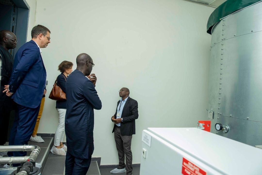 GroupOrangeServ's tweet photo. C’est avec joie que nous avons reçu ce Lundi 19 Septembre 2022 la visite de @Cheydema ,Directrice Générale du Groupe Orange  et de toute sa délégation dans nos locaux sis au VITIB à Bassam.
L'occasion pour nous de partager les réalisations faites au service de la mutualisation. https://t.co/JmWfYtq8eA