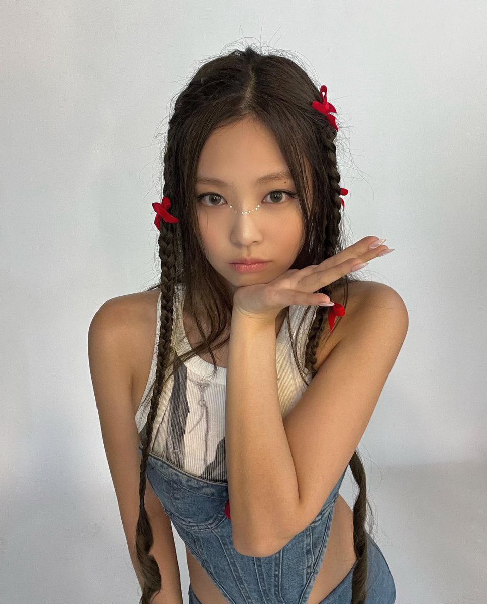 licenfelly's tweet photo. YG PROTECT JENNIE
WE LOVE YOU JENNIE https://t.co/VdoAkKCOSF
