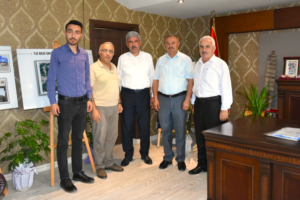 isadikedis's tweet photo. 📌Karadeniz Yeni Ufuklar Derneği'nin kıymetli temsilcilerini belediyemizde ağırladık. Yönetim Kurulu Başkanı Mustafa Kınık, proje koordinatörü Rıfat Karabaş, Samsun Muhtarlar Derneği Başkanı Mustafa Öztürk'e ziyaretlerinden dolayı teşekkürlerimi sunuyor, başarılar diliyorum. https://t.co/MLzcaPtT5a
