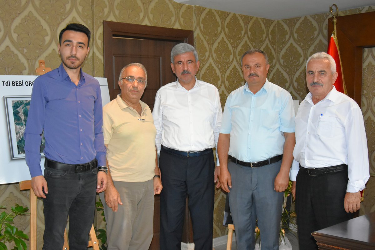 isadikedis's tweet photo. 📌Karadeniz Yeni Ufuklar Derneği'nin kıymetli temsilcilerini belediyemizde ağırladık. Yönetim Kurulu Başkanı Mustafa Kınık, proje koordinatörü Rıfat Karabaş, Samsun Muhtarlar Derneği Başkanı Mustafa Öztürk'e ziyaretlerinden dolayı teşekkürlerimi sunuyor, başarılar diliyorum. https://t.co/MLzcaPtT5a