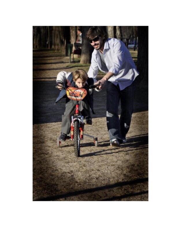 Sigo corriendo a tu lado, por si necesitas una mano que te ayude. Felices 17 Manu, te quiero ❤️