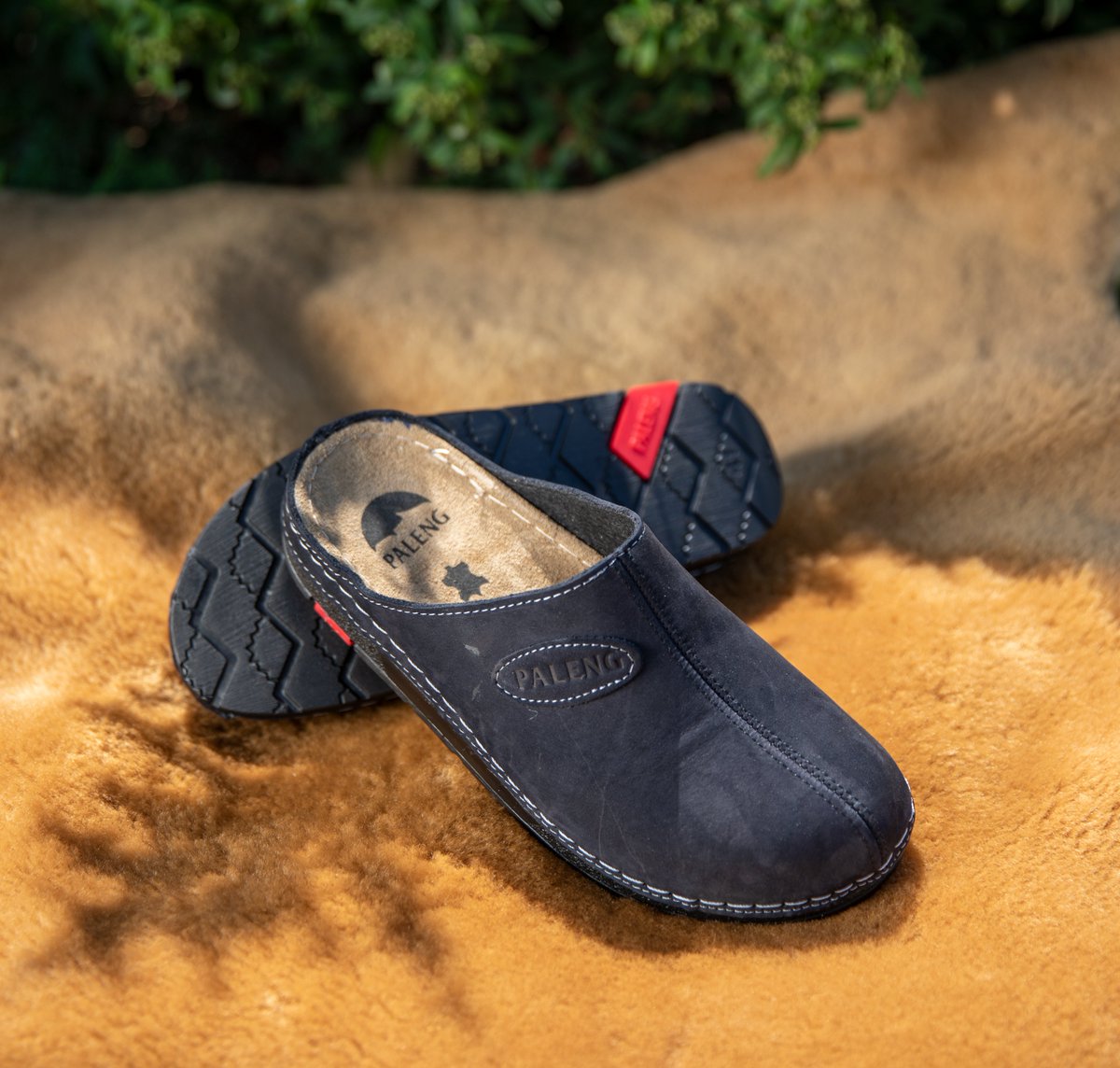 Gezer_Ayakkabi's tweet photo. Paleng ile ayrıcalıklı bir stile sahip ol!

#Paleng #GeleceğeAdımlar #Rahat #Comfort #Deri #Fashion #Moda #HakikiDeri #Leather #Terlik #Sandalet  #Kış #Türkiye https://t.co/CPNrsT4i1M