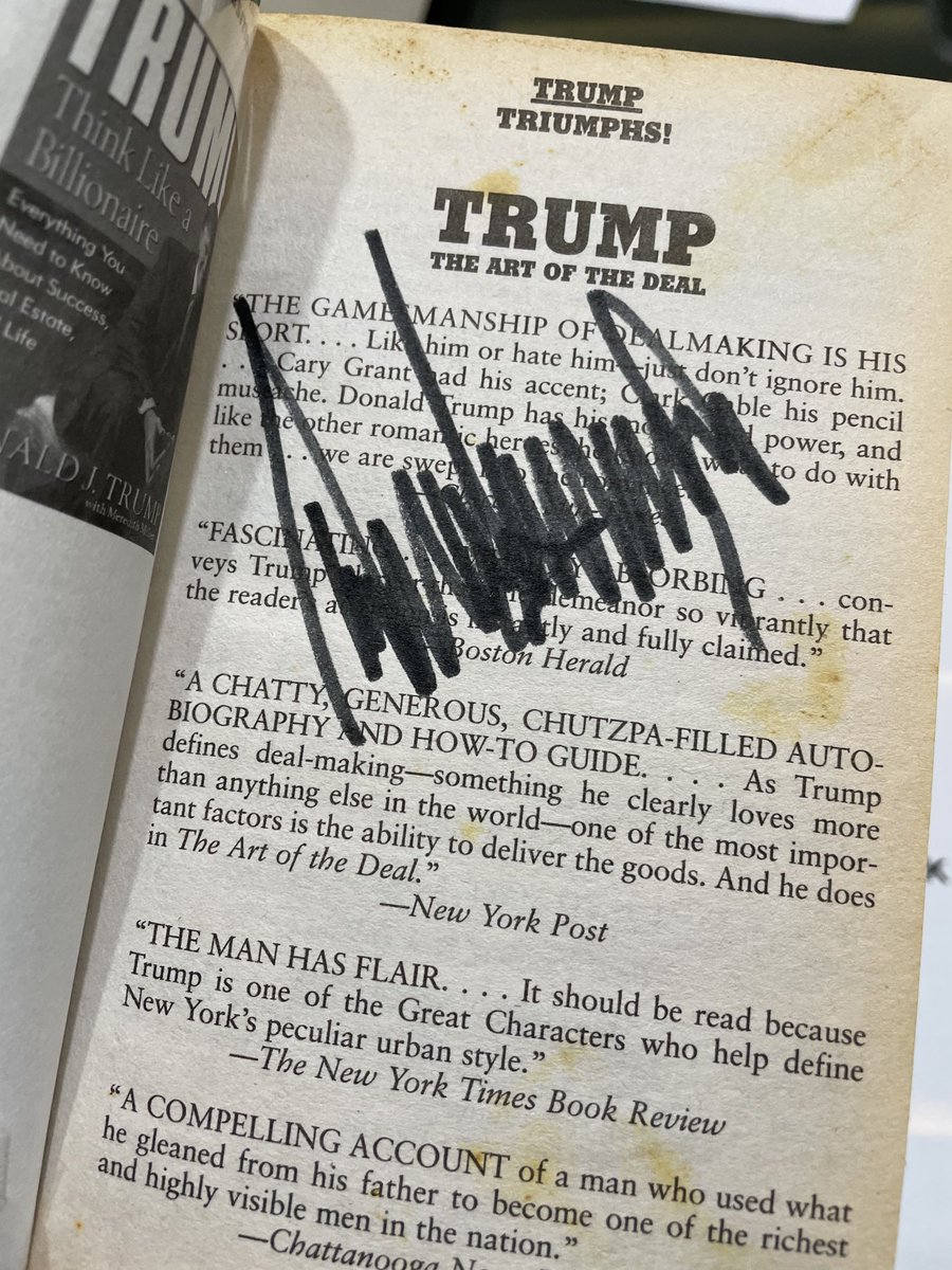 cuulinn's tweet photo. Signed by the man himself. 💰 https://t.co/rvHsTxuMX3