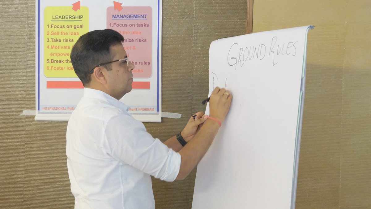 iphmdp's tweet photo. Dr. Pankaj Bhardwaj, @aiimsjodhpurSPH made delegates comprehend distinction between agenda and issues through real life instances on Day 2 during 5 day #IPHM
#PGIMER @ITECnetwork @ITEC @MEAIndia @MoHFW_INDIA @ProfSonuGoel @iphmdp https://t.co/6sgIFcGzqE