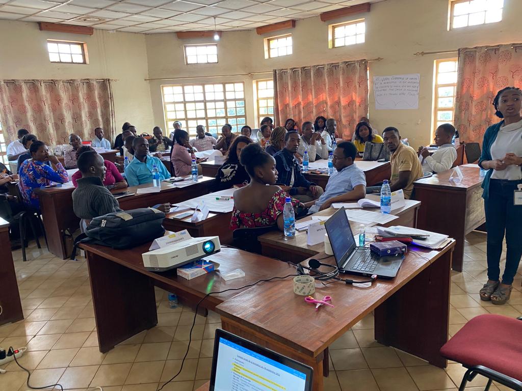 IBukavu's tweet photo. C’est ce lundi 12 septembre qu’a été lancée la première formation en l’entreprenariat pour les jeunes sélectionnées dans le cadre du programme « Generation Food » mis en œuvre par #Rikolto en collaboration avec #orheol au Sud-Kivu. https://t.co/qAvrjlwV8w