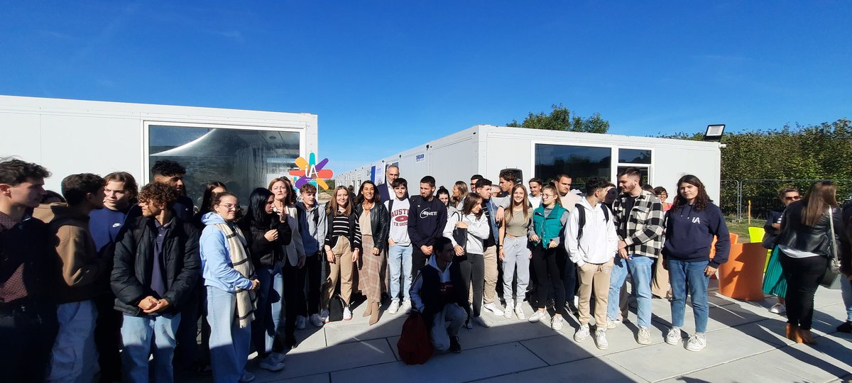 [#Formation] Inauguration ce matin d'une nouvelle antenne de l'<a href="/iA_formation/">iA, l'intelligence apprentie</a> à Savenay👏. 

Le CFA partenaire de la <a href="/CCINantes/">CCI Nantes St Nazaire</a> y ouvre deux formations en alternance 👩‍🎓. 
✅️ 45 jeunes pour cette 1ere rentrée