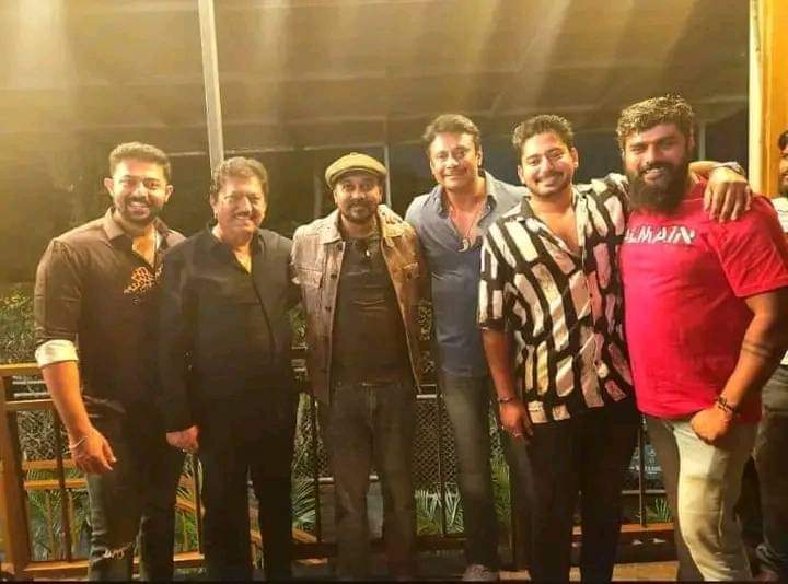 sharadasrinidhi's tweet photo. In pics #Dynamichero #Devaraj, who celebrates his birthday today spends his special day with #challengingstar @dasadarshan , his sons @PrajwalDevaraj @PranamDevaraj and friends https://t.co/asvHXcNAEW