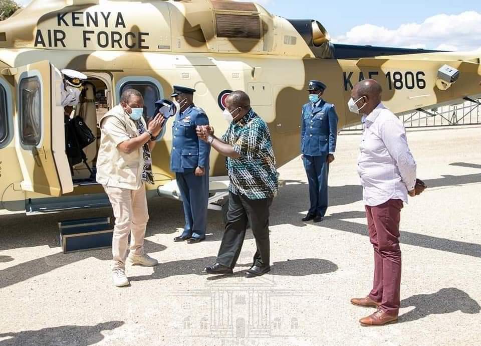 ithagu1's tweet photo. @KTNNewsKE We're just humans who don't often like using our #Brains.
On this day here, 👇👇 Matiang'i was not a #SchoolKid who did not know that every today has a tomorrow.
He was a full-grown man who knew in life things happen &amp; the tables can turn any day; its called #ThinkingPositively. https://t.co/E3eWOfFt3H