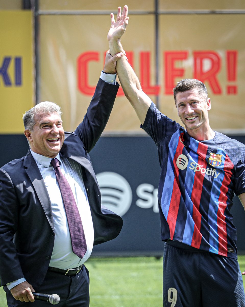 ESPNFC's tweet photo. Barcelona have announced profits of €98 million for the 2021-22 campaign and predict they will make another €271m in the current season 💰 https://t.co/PvqqXX8Q0H