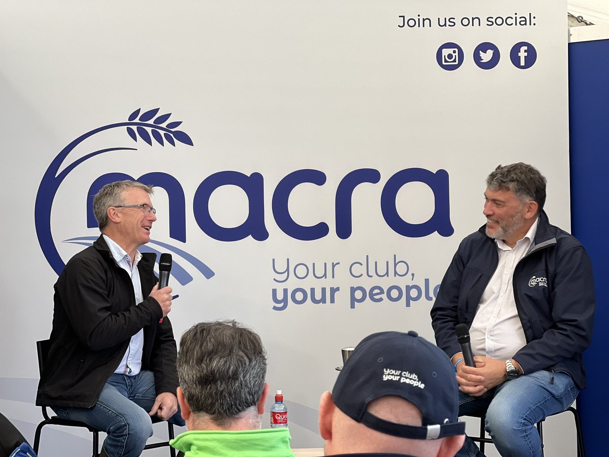 NatBroadbandIrl's tweet photo. We had a great discussion with @MacranaFeirme about the National Broadband Plan and progress to date at @NPAIE 
 
#Ploughing2022 #BuildingALimitlessIreland https://t.co/pAKmNVqVdB