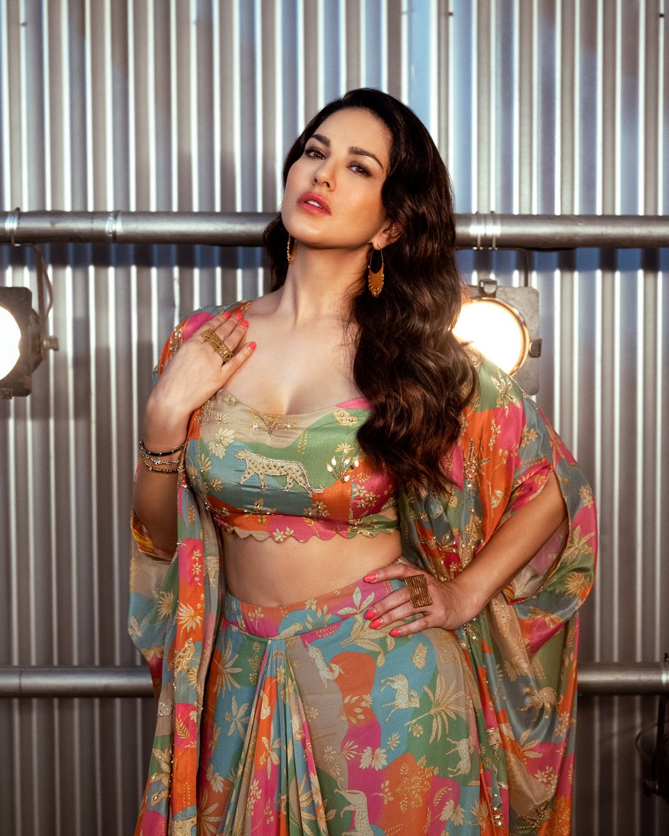 SunnyLeone's tweet photo. 😍 https://t.co/SYTeIA6yTN