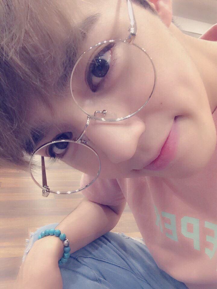 north_tinn's tweet photo. รูปเก่าเล่าใหม่ ยังแก้มเยอะเหมือนเดิมเลย https://t.co/ceVnWgYsP5