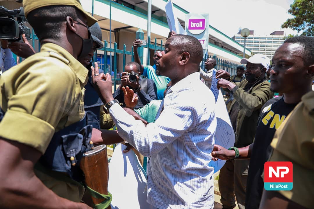 JUST IN: Police on ground outside <a href="/EUinUG/">EU in Uganda</a> offices at Crested Towers to calm down the protestors.

📸: <a href="/francis_isano/">📸 Isano Francis</a> 

#NBSUpdates