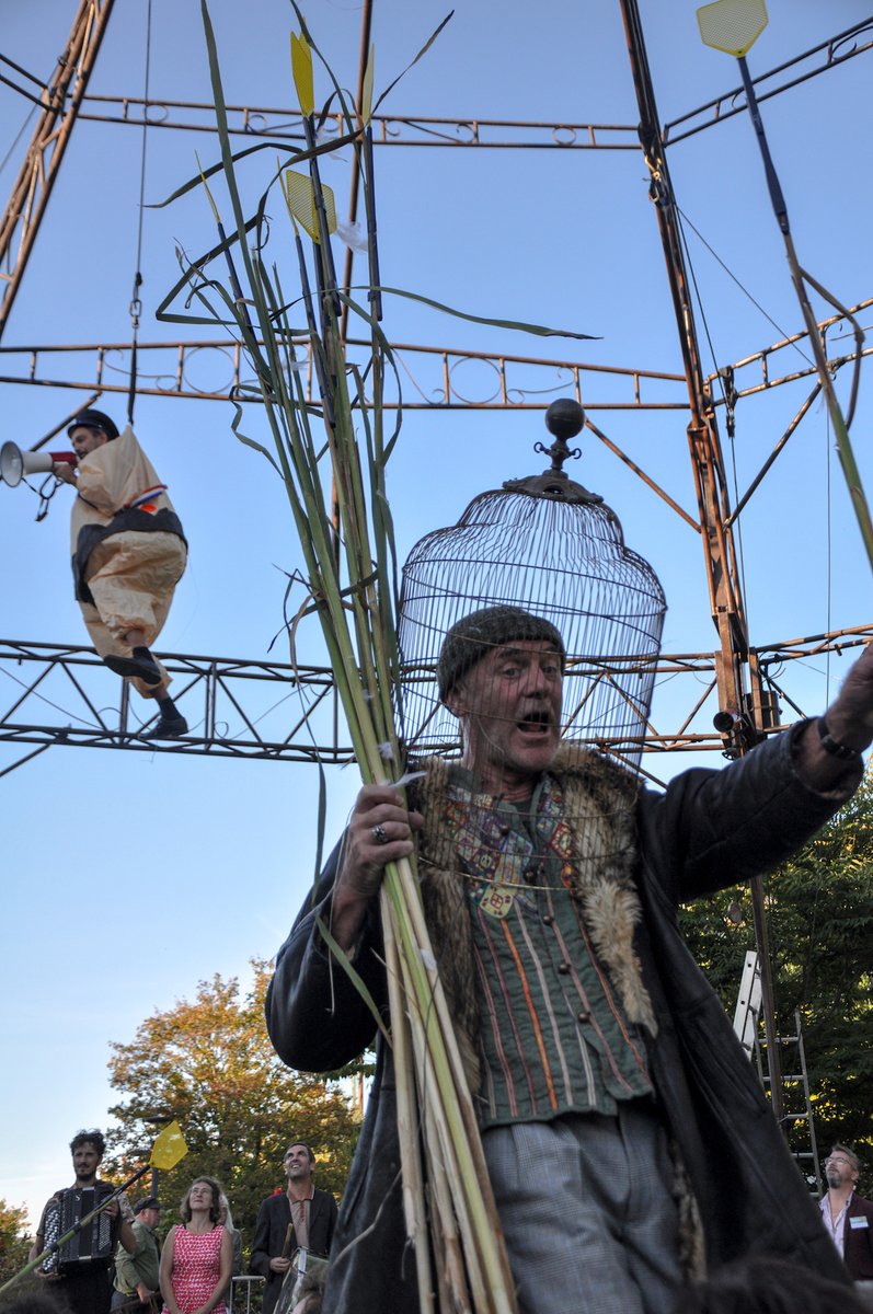 tombeesdelanuit's tweet photo. Retour en images sur l'inauguration de la Volière Dromesko🐦. Un évènement en partenariat avec @metropolerennes, le Théâtre Dromesko et @tombeesdelanuit, dans le cadre des Journées européennes du matrimoine et du patrimoine.
#Rennes #DAR #dimanchearennes
📷 Marie Chardonnet https://t.co/SuWRtIrlzy