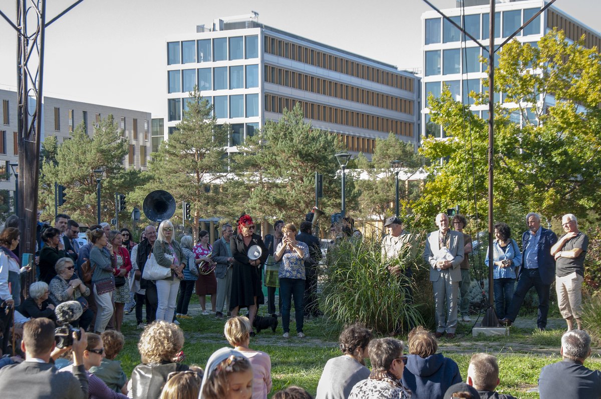 tombeesdelanuit's tweet photo. Retour en images sur l'inauguration de la Volière Dromesko🐦. Un évènement en partenariat avec @metropolerennes, le Théâtre Dromesko et @tombeesdelanuit, dans le cadre des Journées européennes du matrimoine et du patrimoine.
#Rennes #DAR #dimanchearennes
📷 Marie Chardonnet https://t.co/SuWRtIrlzy