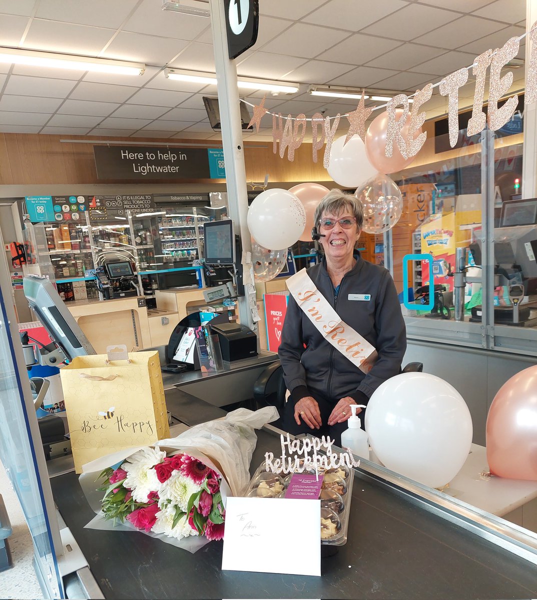 Manf67Sam's tweet photo. Happy retirement to our very own Queen Elizabeth (Ann) #cooplightwater will miss you 🥰 #coopcolleague #coopradio #coop https://t.co/0MKkde8xQr