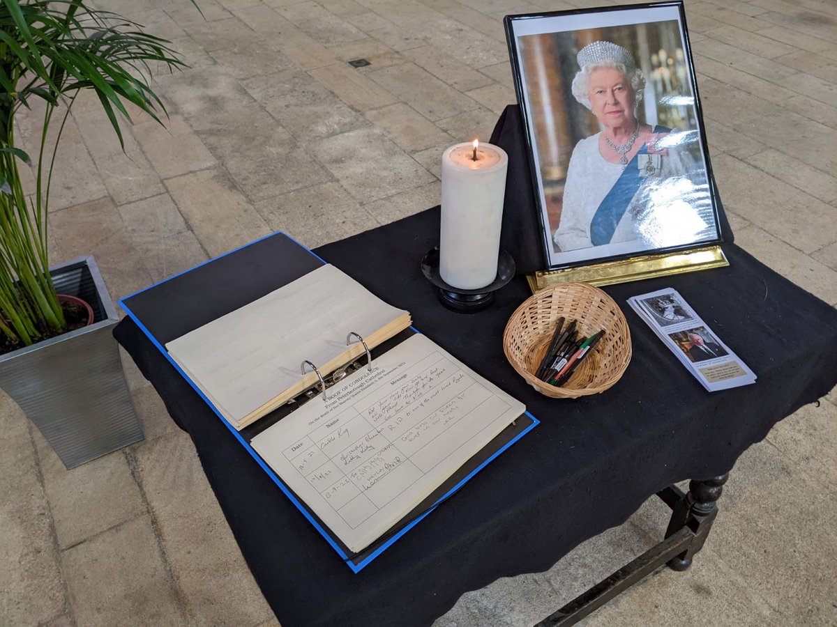 pborocathedral's tweet photo. The book of condolence will remain open for signing until 5:00pm this afternoon. Volunteers will be on hand to direct you.

#peterborough #peterboroughcathedral #englishcathedrals #bookofcondolence https://t.co/FxKaKxl6CW