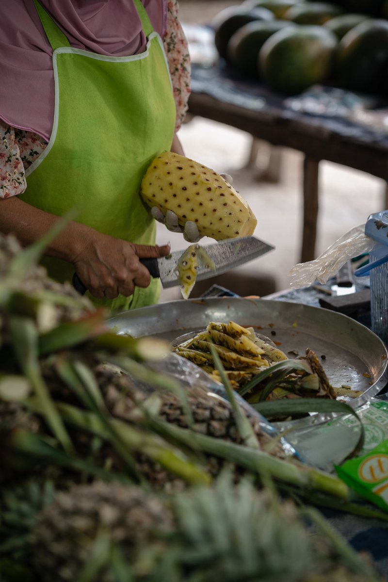 Al__Mills's tweet photo. Another day another market. Can’t get enough of taking images from these local markets here in Thailand. #thailand #aonang #krabi #thailandphotographer https://t.co/cPD5ncorAd