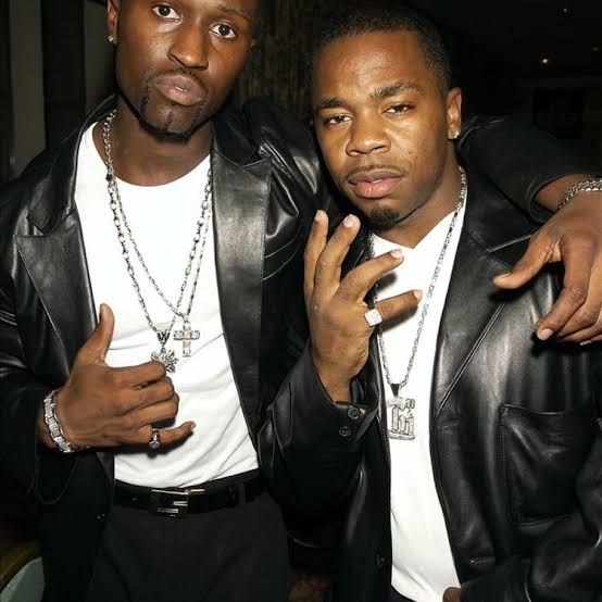 #NP Scandal- <a href="/therealruffendz/">Ruff Endz</a> on #StrictlySoul981 with <a href="/oluwaseun_ro/">Oluwaseun R. Olusegun</a>

#LoveMusic #LoveLife 
Listenlive: smooth981.fm