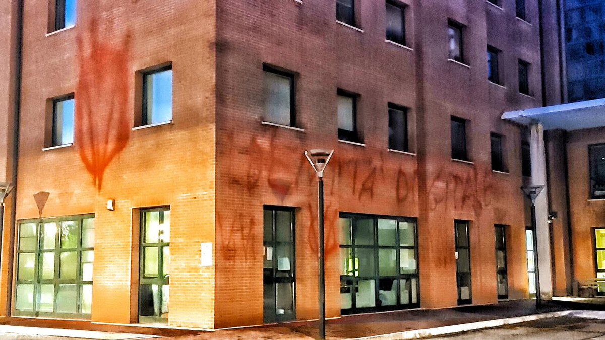 SONO A FERRARA, DOPO CIRCA UN MESETTO LE V_V SCRITTE CUBITALI SONO ANCORA LÌ‼️

t.me/vvvvvinc/14819
💥🔨💪‼️✌️✌️😍