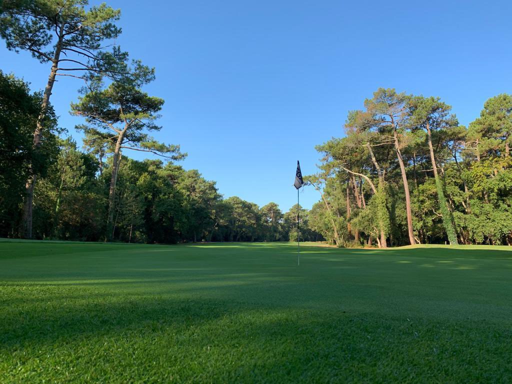 GolfHossegor's tweet photo. Waiting for you #golflovers ! Indian summer is the best season to play @hossegor ⛳️💚🌳#hossegor #golf https://t.co/woB5YK8MQa