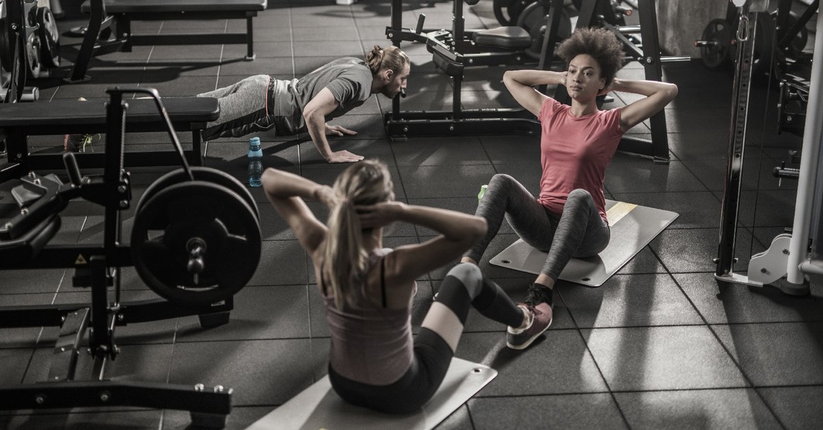 HolmesPlace_es's tweet photo. ¿Sabías que tu cuerpo necesita tiempo para volver al nivel que tenías antes de las vacaciones?

Empieza tus sesiones de forma gradual. Una buena forma de hacerlo es reduciendo repeticiones o el peso en los ejercicios de fuerza o el tiempo en los de cardio.
https://t.co/fHUe42B9PP https://t.co/A8KT7G1H3O